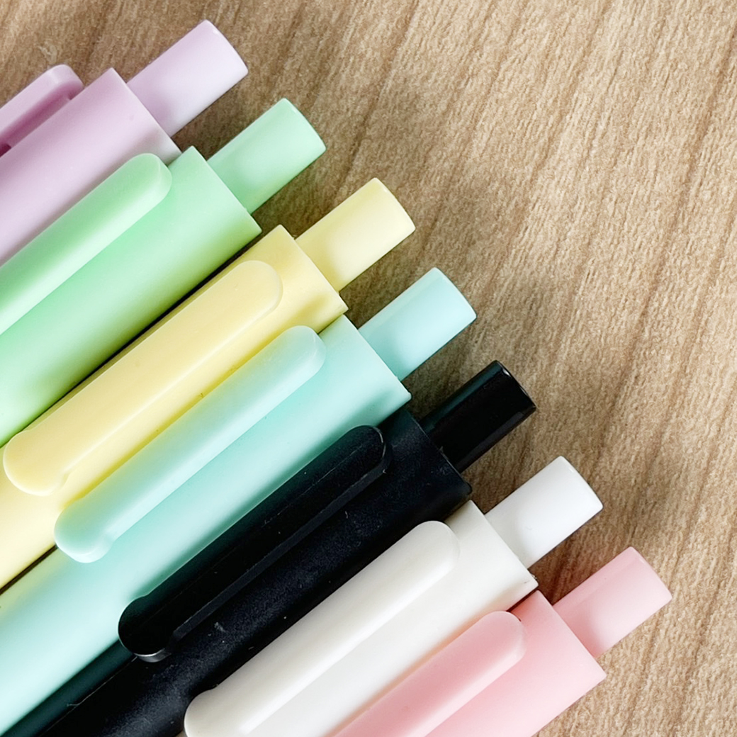 🖤ปากกาลูกลื่นด้ามสี Pastel🖤ไส้สีดำ 0.5 📌เลือกสี✔️พร้อมส่งในไทย ปากกาเจล แบบกด ปากกากด