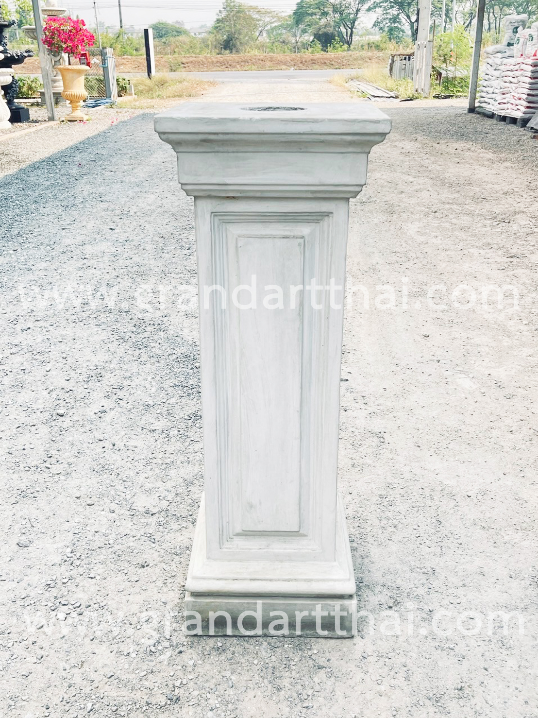 แท่นเหลี่ยมลายฟัก 25/100