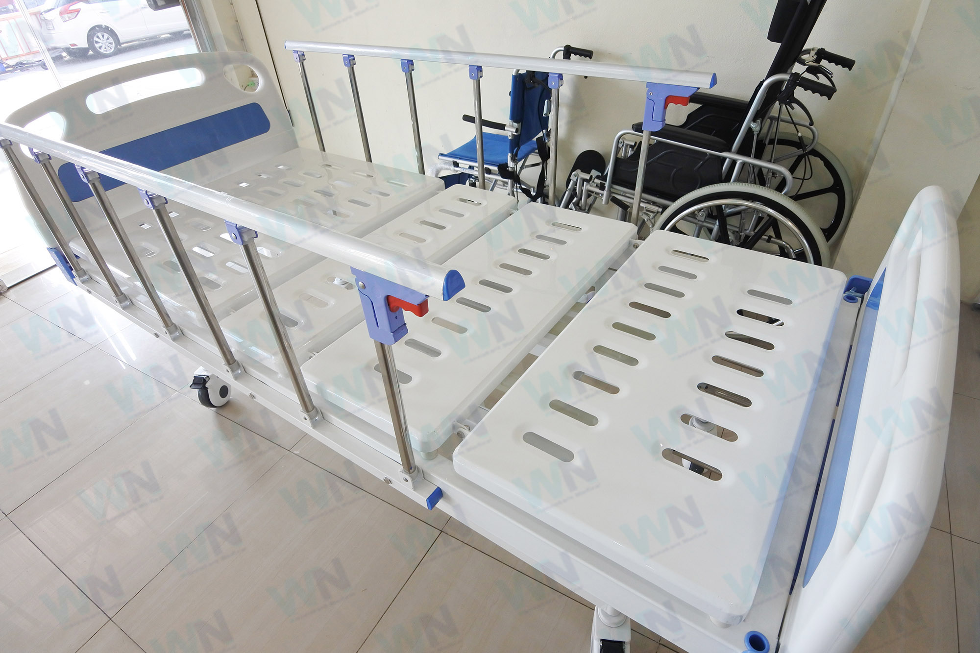 Medical Bed MK-B-01 เตียง 2 ไกร์ พร้อมเบาะสี่ตอน