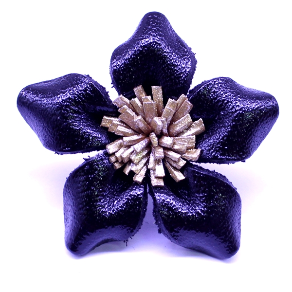 เข็มกลัดดอกไม้หนังแท้ทำมือขนาด3.5cm.