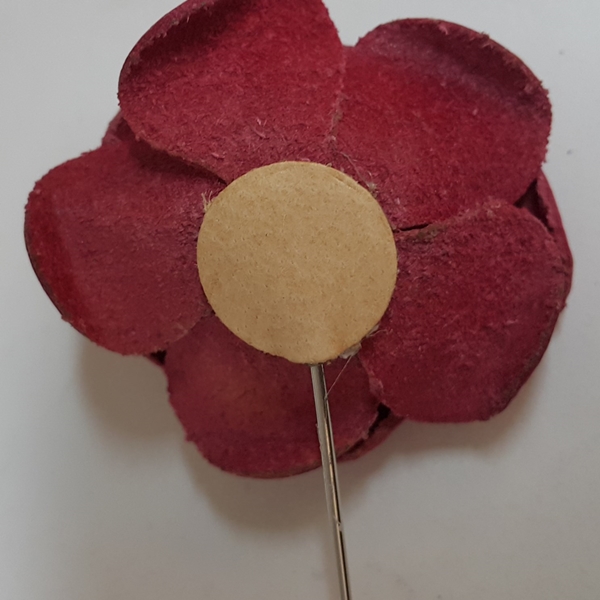 เข็มกลัดเข็มยาว6cm.ติดเสื้อสูท ดอกกุหลาบหนังแท้ขนาด4cm.ทำมือ handmade