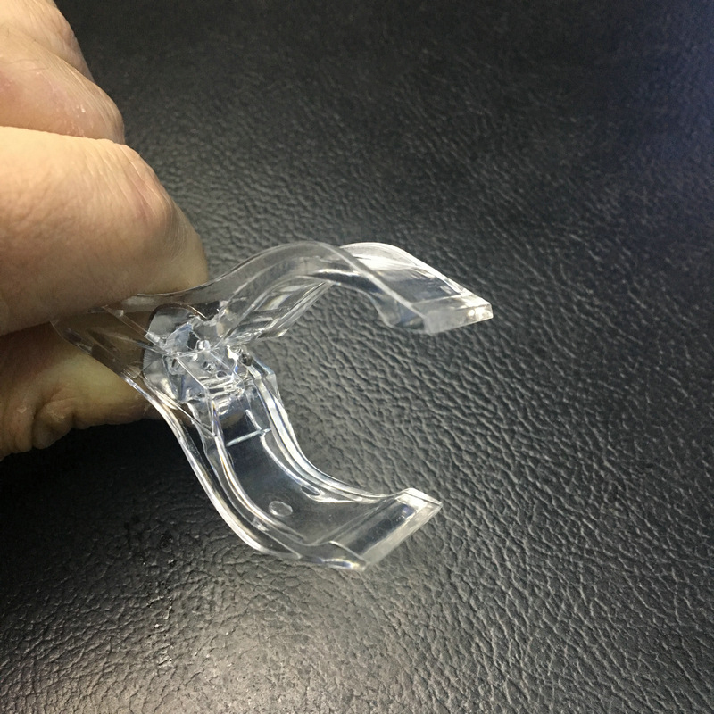 ตัวหนีบป้ายราคา และโฆษณา สีใส ข้อสั้น ชิ้นละ 10บาท Ohwowshop