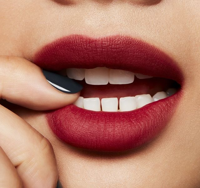 M.A.C Powder Kiss Liquid Lipcolour 5 ml. #More The Mehr-Ier