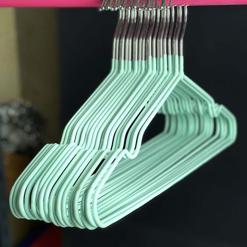 👕👖ไม้แขวนผ้า👖🧥ไม้แขวนเสื้อ เคลือบซิลิโคน กันผ้าลื่น ขนาด 40cm*20cm📌สุ่มคละสี พร้อมส่ง Ohwowshop ไม้แขวนเสื้อสแตนเลส ไม้แขวน แข็งแรงทนทาน