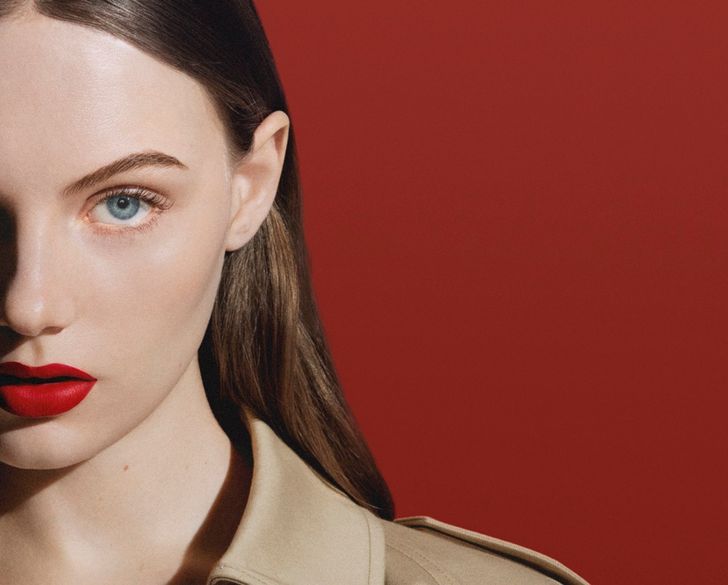 Burberry Kisses Matte Lipstick 1 g. #106 The Red