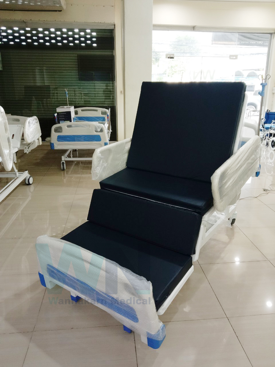 Medical Bed MK-E-02 เตียงผู้ป่วยปรับไฟฟ้า 3 ฟังก์ชั่น ราวปีกนก