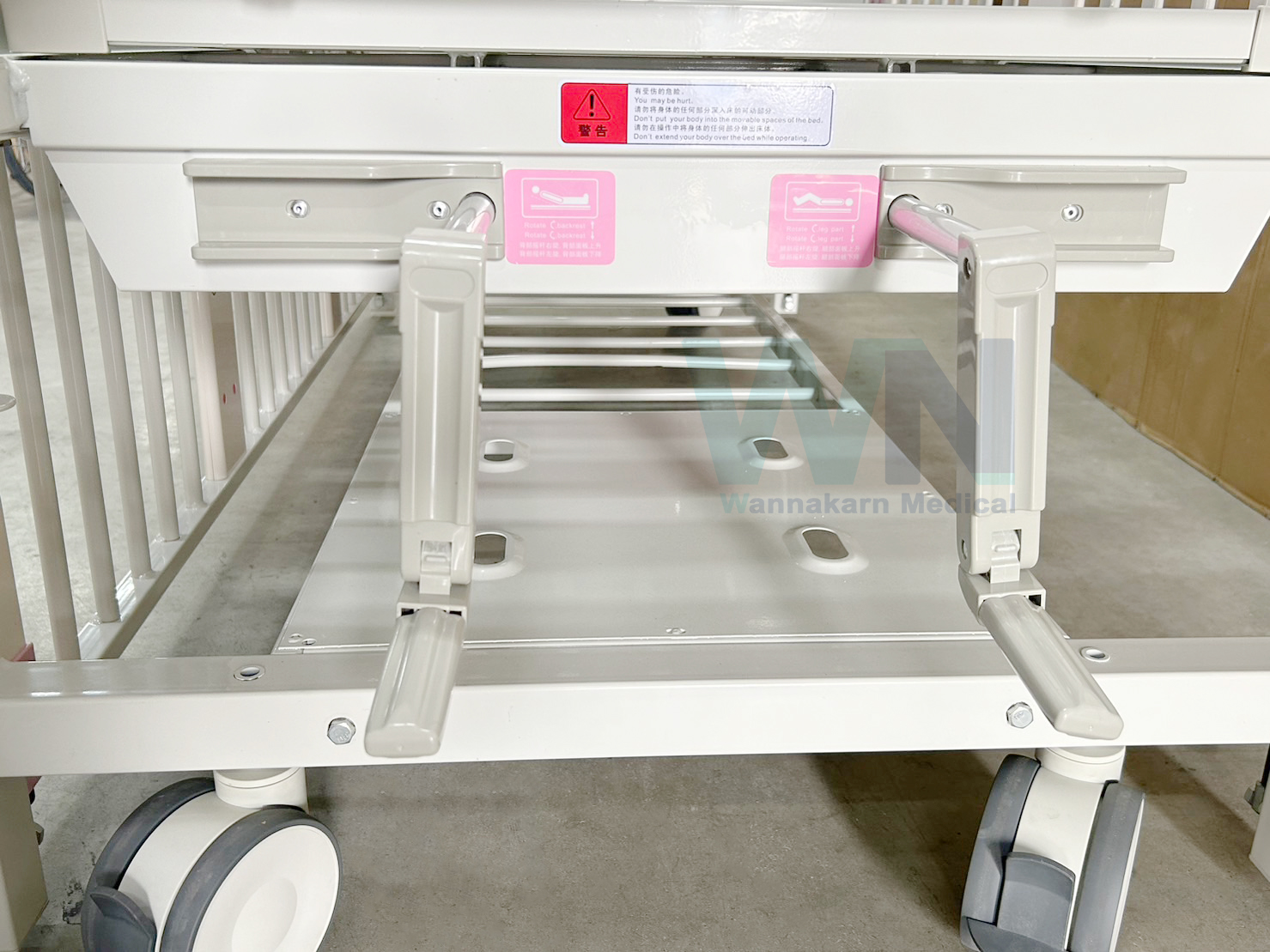 เตียงผู้ป่วยเด็กปรับมือหมุน 2 ไกร์ Model : CX2X