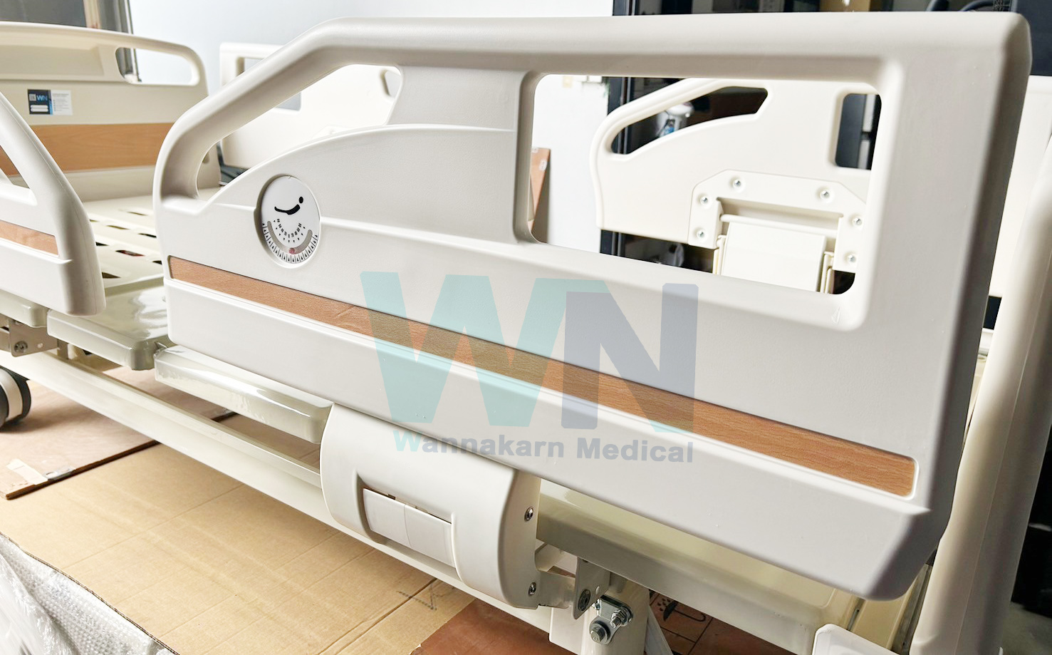 Medical Bed HR-S02 เตียงผู้ป่วย 3 ไกร์ ราวปีกนก