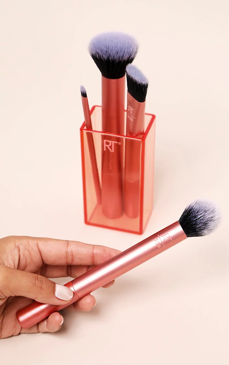 (New Look) Real Techniques Flawless Base Set 4 Pcs with 1 Brush Cup