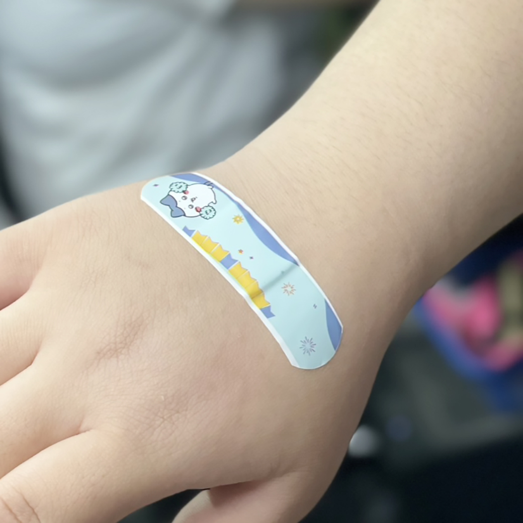 🩹📌ยกกล่อง 20 แผ่น🌈พลาสเตอร์ปิดแผล ลายการ์ตูน ซานริโอ📌สินค้าคละตามแบบ ✔️พร้อมส่งในไทย พลาสเตอร์