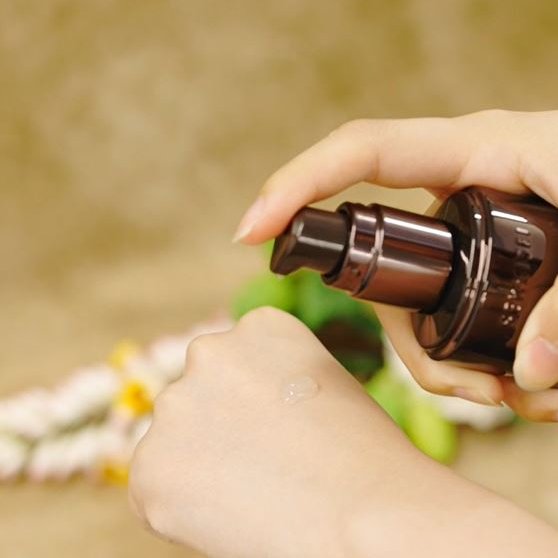 Kose Clear Wellness Vitalizing Serum 50 ml.