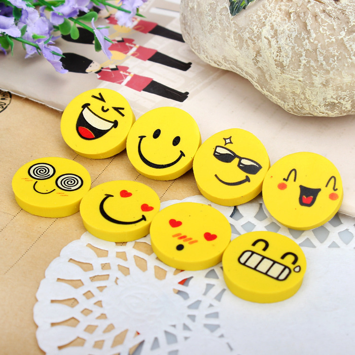 ยางลบลายหน้ายิ้ม [ 1 ชิ้น ] ชิ้นละ 1 บาท Ohwowshop