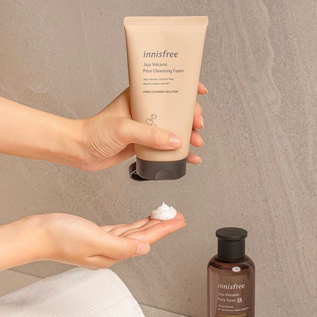 Innisfree Jeju Volcanic Pore Cleansing Foam 150 ml.