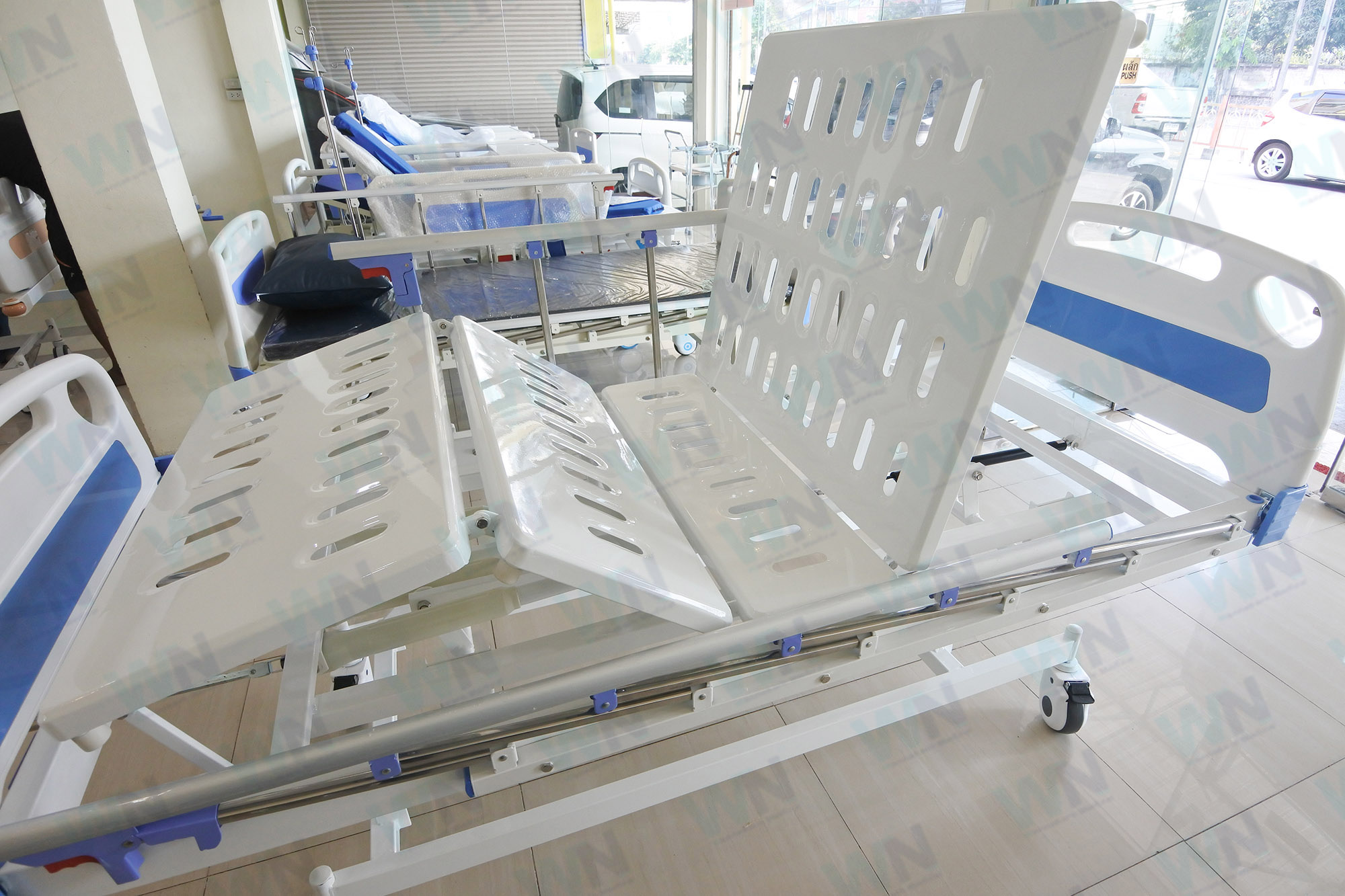 Medical Bed MK-B-01 เตียง 2 ไกร์ พร้อมเบาะสี่ตอน