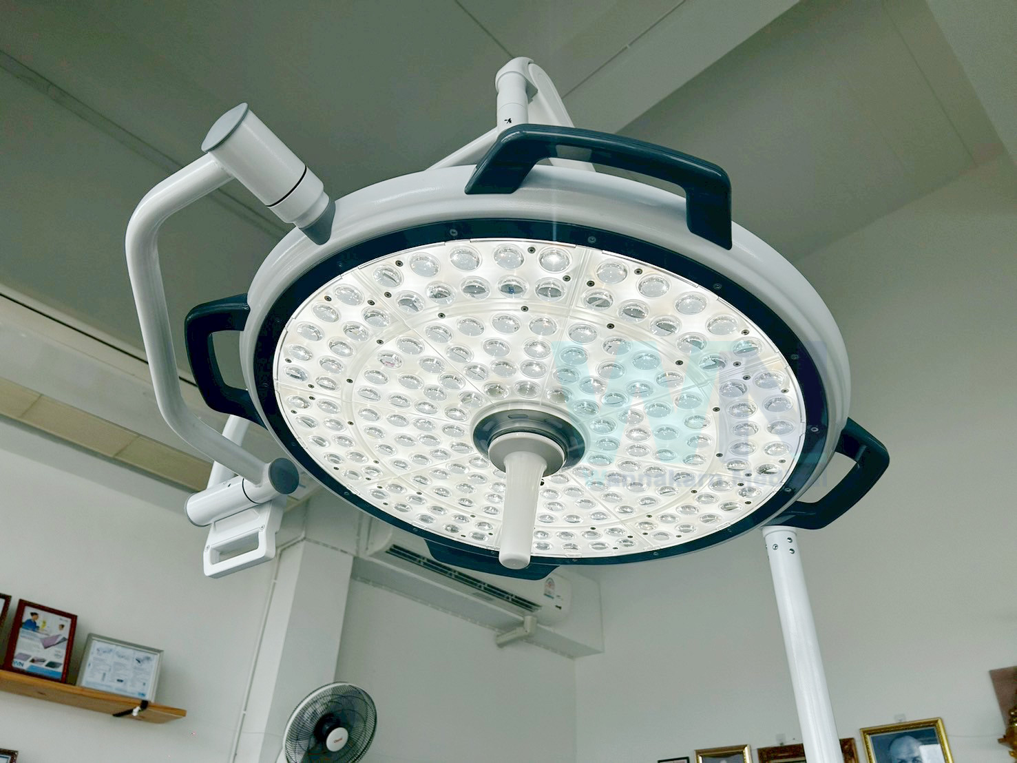 โคมไฟผ่าตัด Operation Lamp Model : YDE700/500
