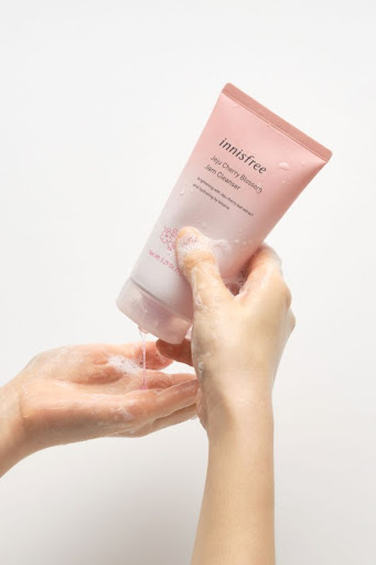 Innisfree Jeju Cherry Blossom Jam Cleanser 150 ml.