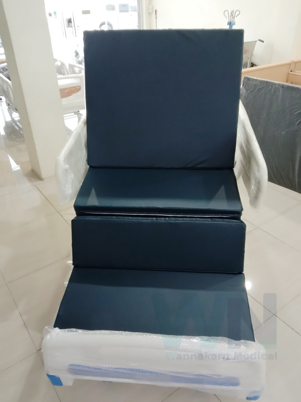 Medical Bed MK-E-02 เตียงผู้ป่วยปรับไฟฟ้า 3 ฟังก์ชั่น ราวปีกนก