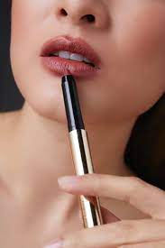 ฺBobbi Brown Luxe Defining Lipstick #Avant Gardenia