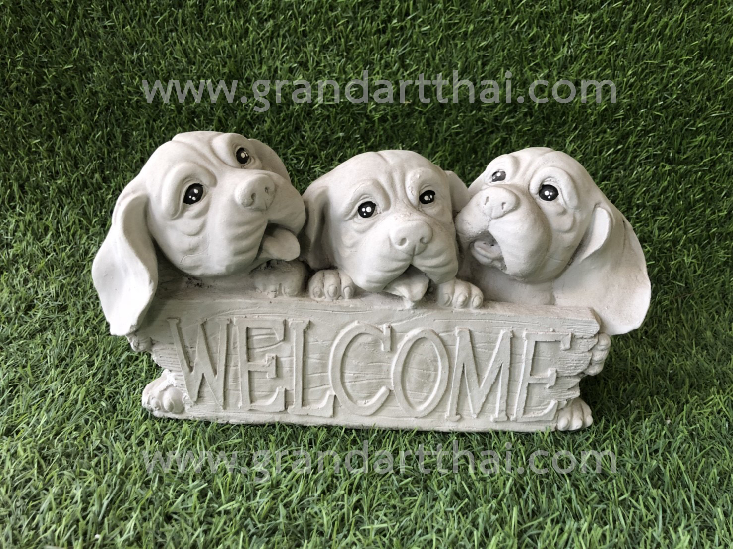 ลูกหมา 3 ตัว เกาะป้าย Welcome