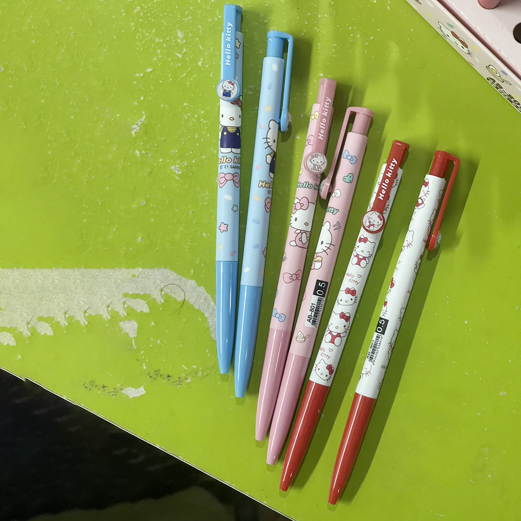 🌈ปากกากด🌈แฮปปี คิตตี้ ไส้สีน้ำเงิน 0.5 ชิ้นละ 9 บาท สุ่มลาย✔️พร้อมส่ง Ohwowshop เครื่องเขียน