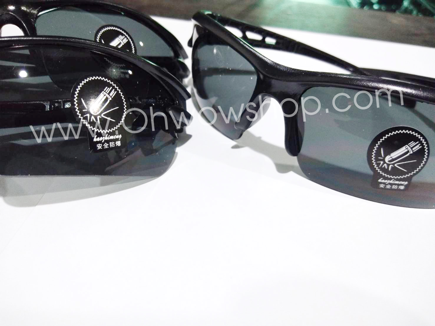 แว่นตาทรงสปอร์ต [สีดำ] ชิ้นละ 14 บาท Ohwowshop