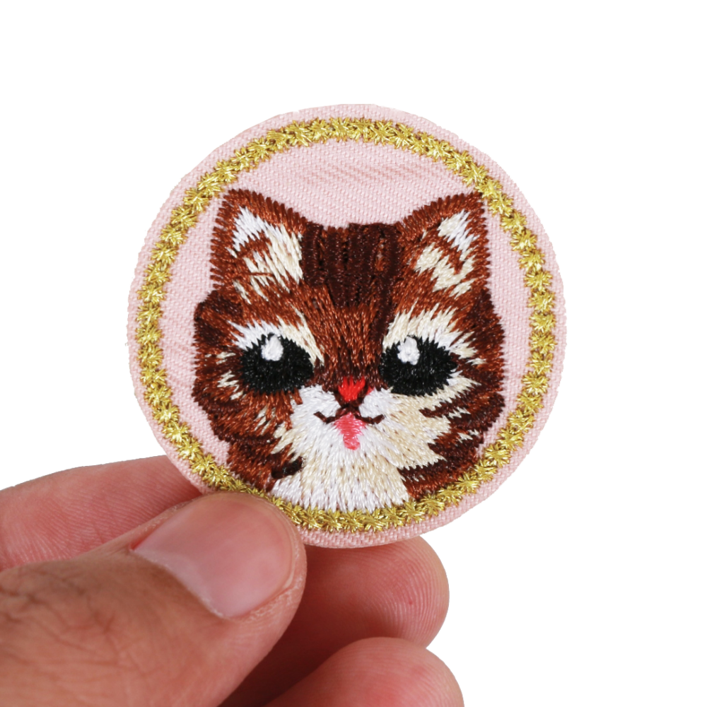 ตัวรีดติดเสื้อหน้าแมวน้ำตาล