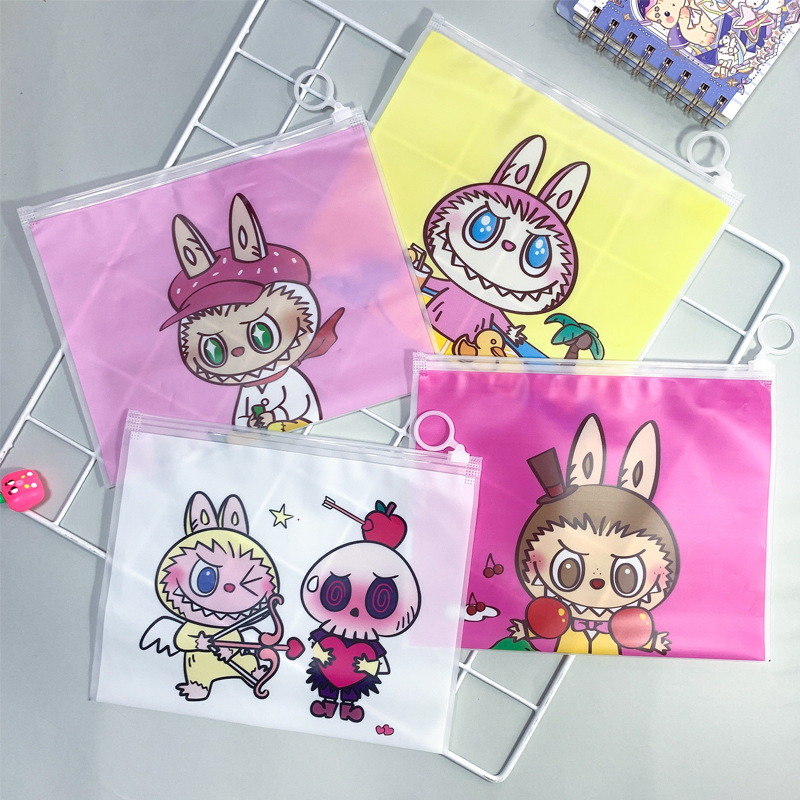 ⭐🎒ซองซิปพลาสติก A5⭐🐻 การ์ตูน LABUBU 21.5x17ซม📌เลือกลาย✔️พร้อมส่งในไทย เครื่องเขียน กระเป๋า กระเป๋าดินสอ