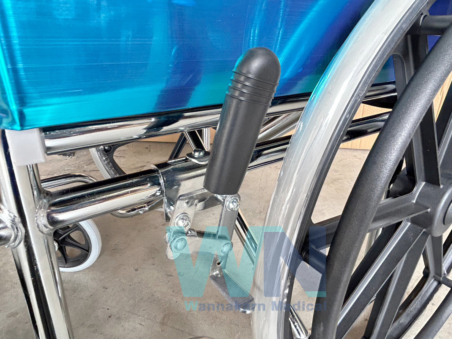 Foldable Wheelchair รถเข็นผู้ป่วยพับได้ Model FY809B