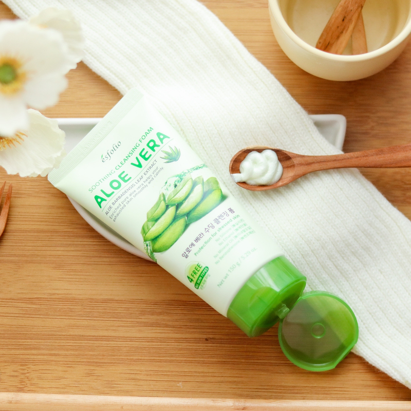 Esfolio Aloe Vera Soothing Cleansing Foam 150 g.