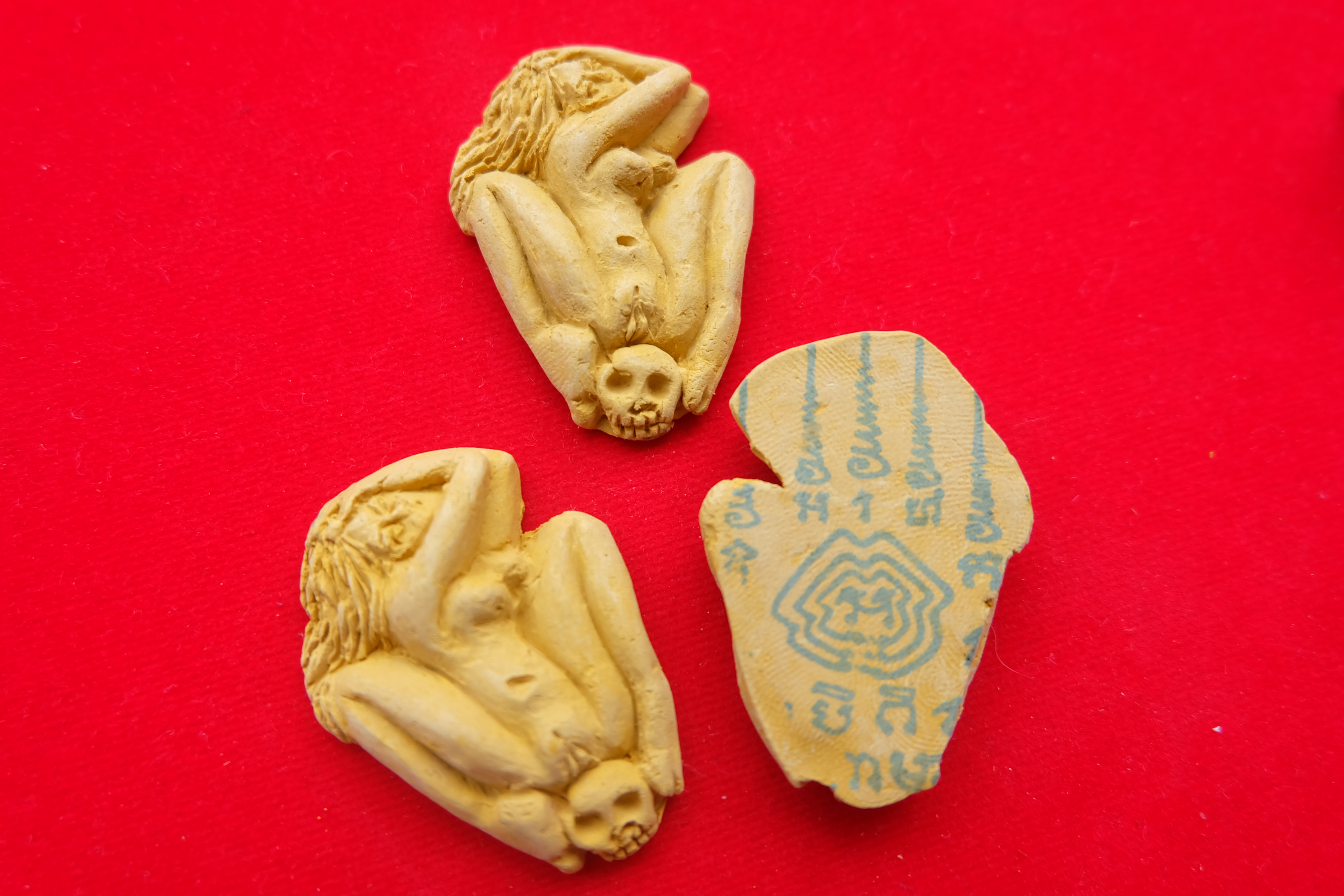 นางพรายล่าสวาท หลวงพ่อยศ อกิญจโณ วัดป่าบ้านสังข์ จังหวัดร้อยเอ็ด