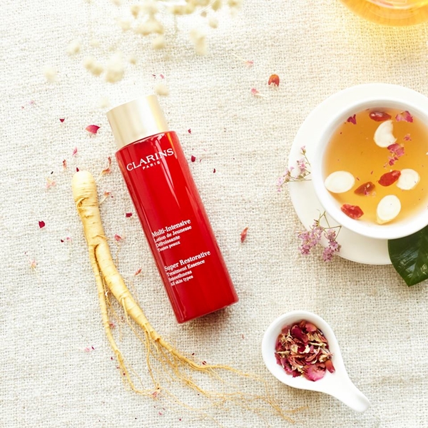 Clarins Multi-Intensive Super Restorative Treatment Essence 200 ml.