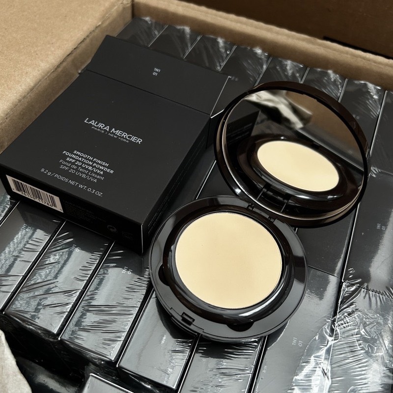 Laura Mercier Smooth Finish Foundation Powder SPF20 UVB/UVA 9.2 g. #01 ผิวขาวเหลือง