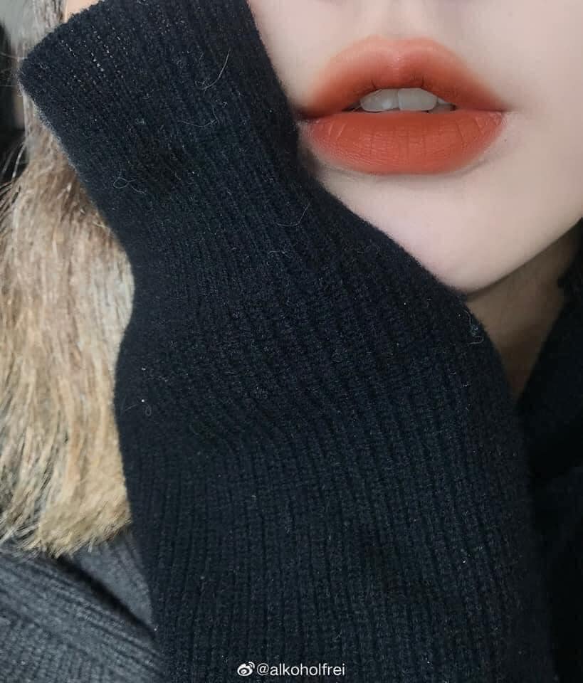 Gucci Rouge a Levres Voile 3.5 g. #308 Lucy Dark Orange