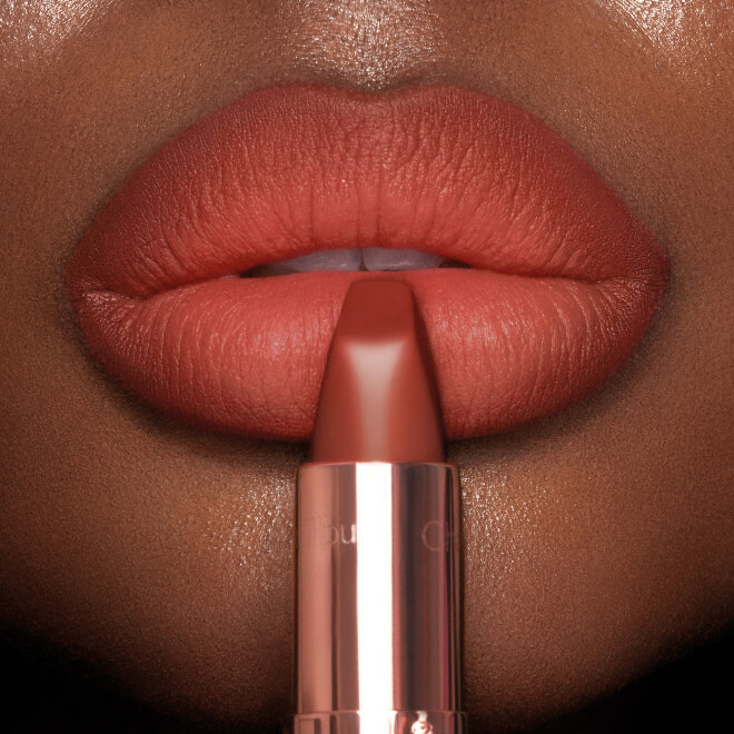 Charlotte Tilbury Matte Revolution Lipstick 3.5 g. Limited Edition #Blossom Red