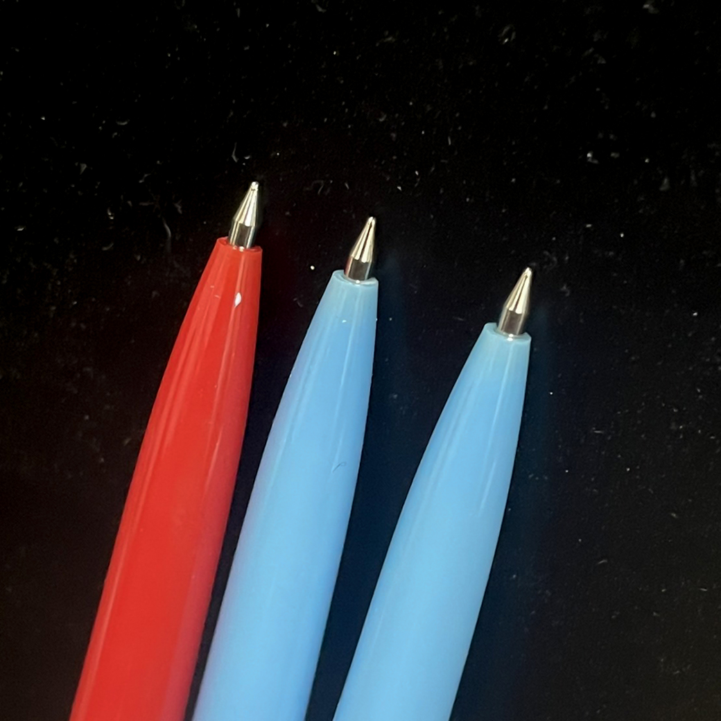 🌈ปากกากด🌈แฮปปี คิตตี้ ไส้สีน้ำเงิน 0.5 ชิ้นละ 9 บาท สุ่มลาย✔️พร้อมส่ง Ohwowshop เครื่องเขียน