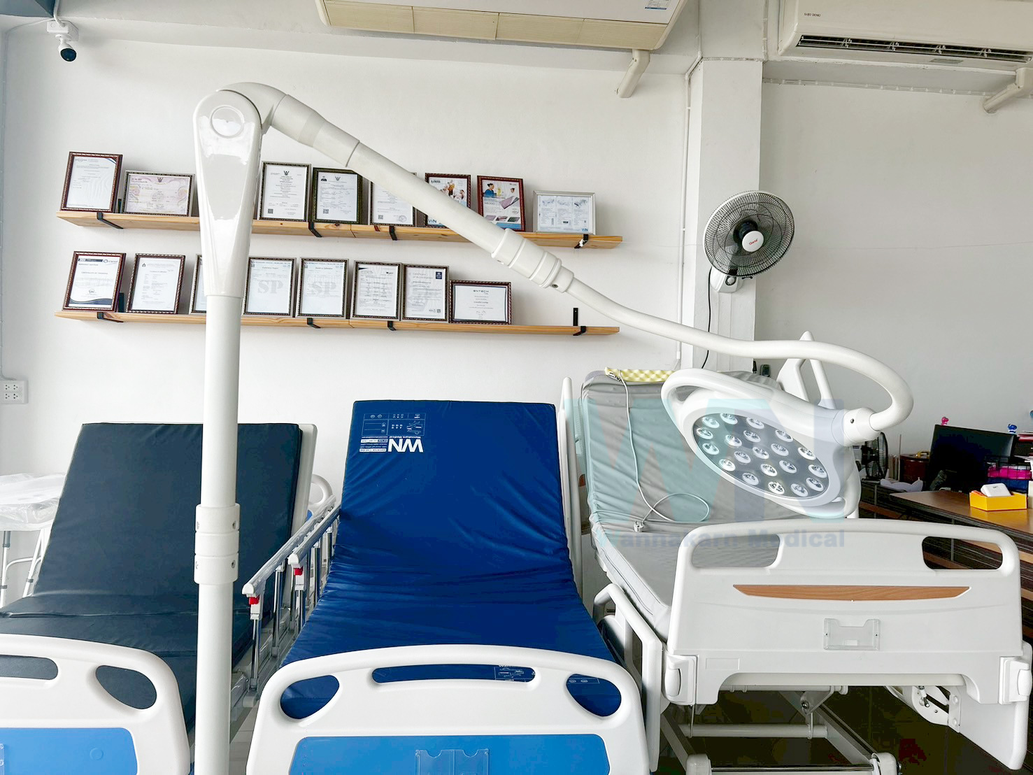 โคมไฟผ่าตัด Operation Lamp Model : YDE-300