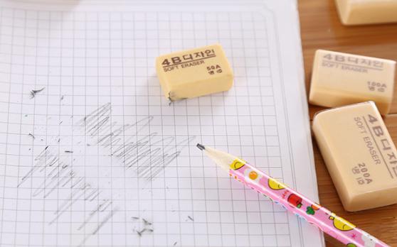 ยางลบ 4B ขนาด 50A [สีครีม] ชิ้นละ 1 บาท Ohwowshop (Z23)