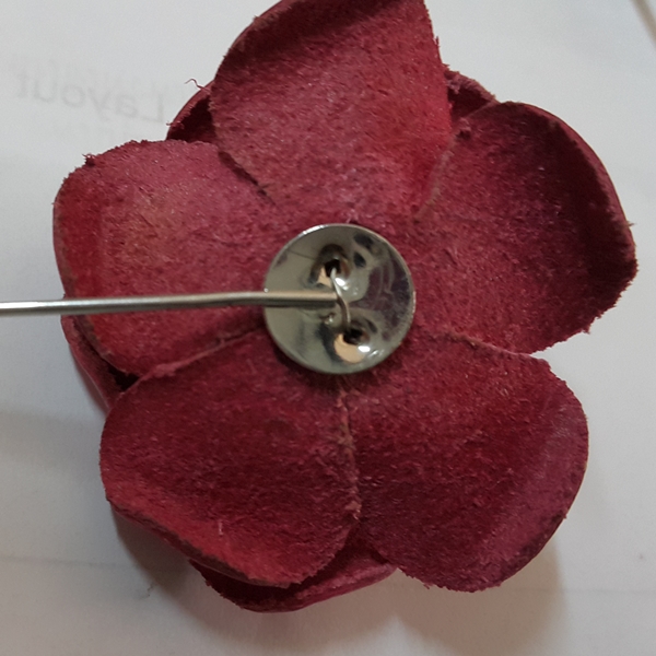 เข็มกลัดเข็มยาว6cm.ติดเสื้อสูท ดอกกุหลาบหนังแท้ขนาด4cm.ทำมือ handmade