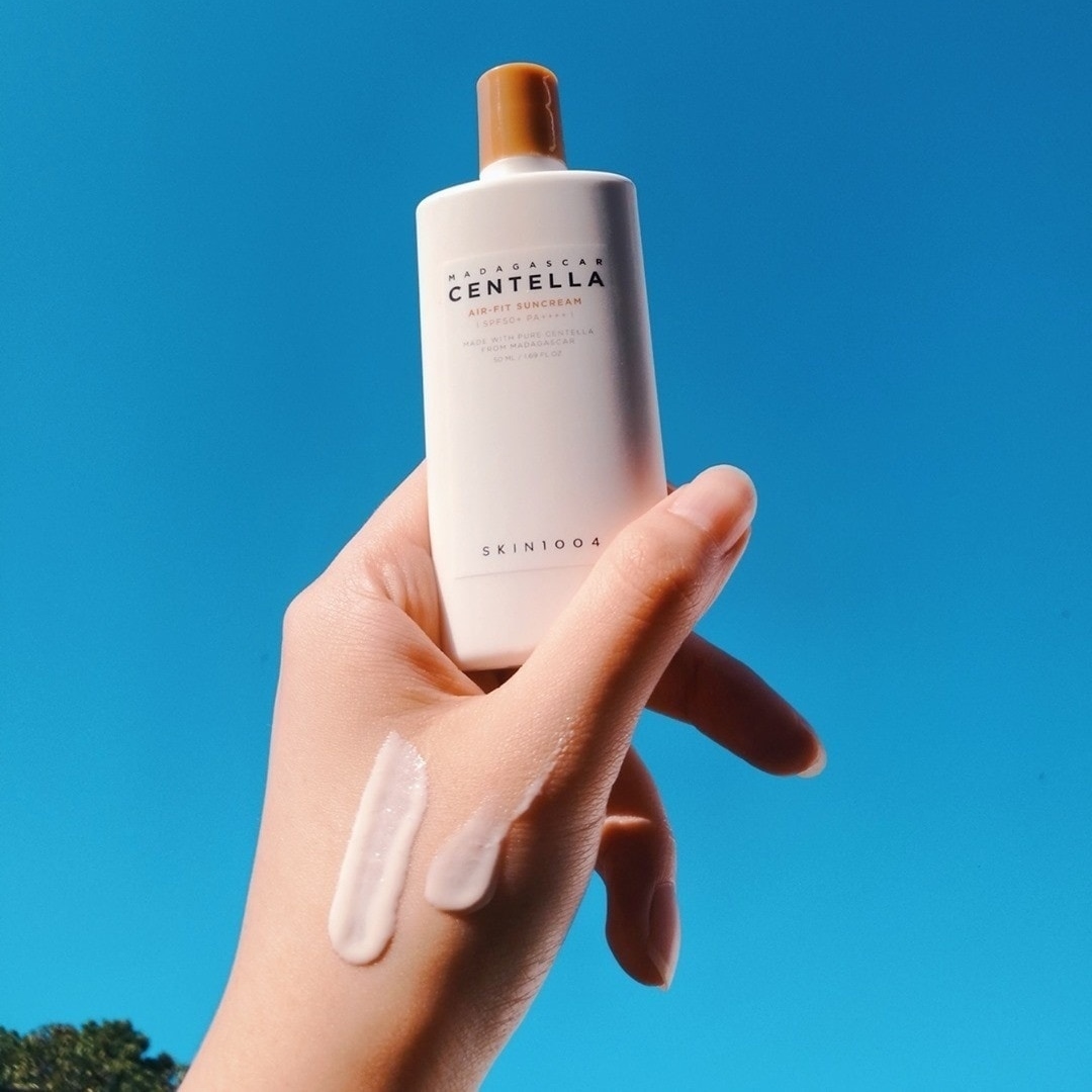 SKIN1004 Madagascar Centella Air-Fit Suncream Plus SPF50+ PA++++ 50 ml. (สูตรใหม่)