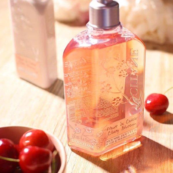 L'Occitane Cherry Blossom Bath & Shower Gel 250 ml.