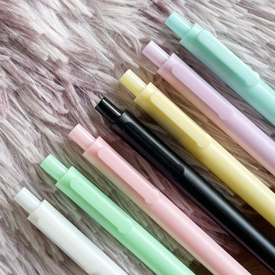 🖤ปากกาลูกลื่นด้ามสี Pastel🖤ไส้สีดำ 0.5 📌เลือกสี✔️พร้อมส่งในไทย ปากกาเจล แบบกด ปากกากด
