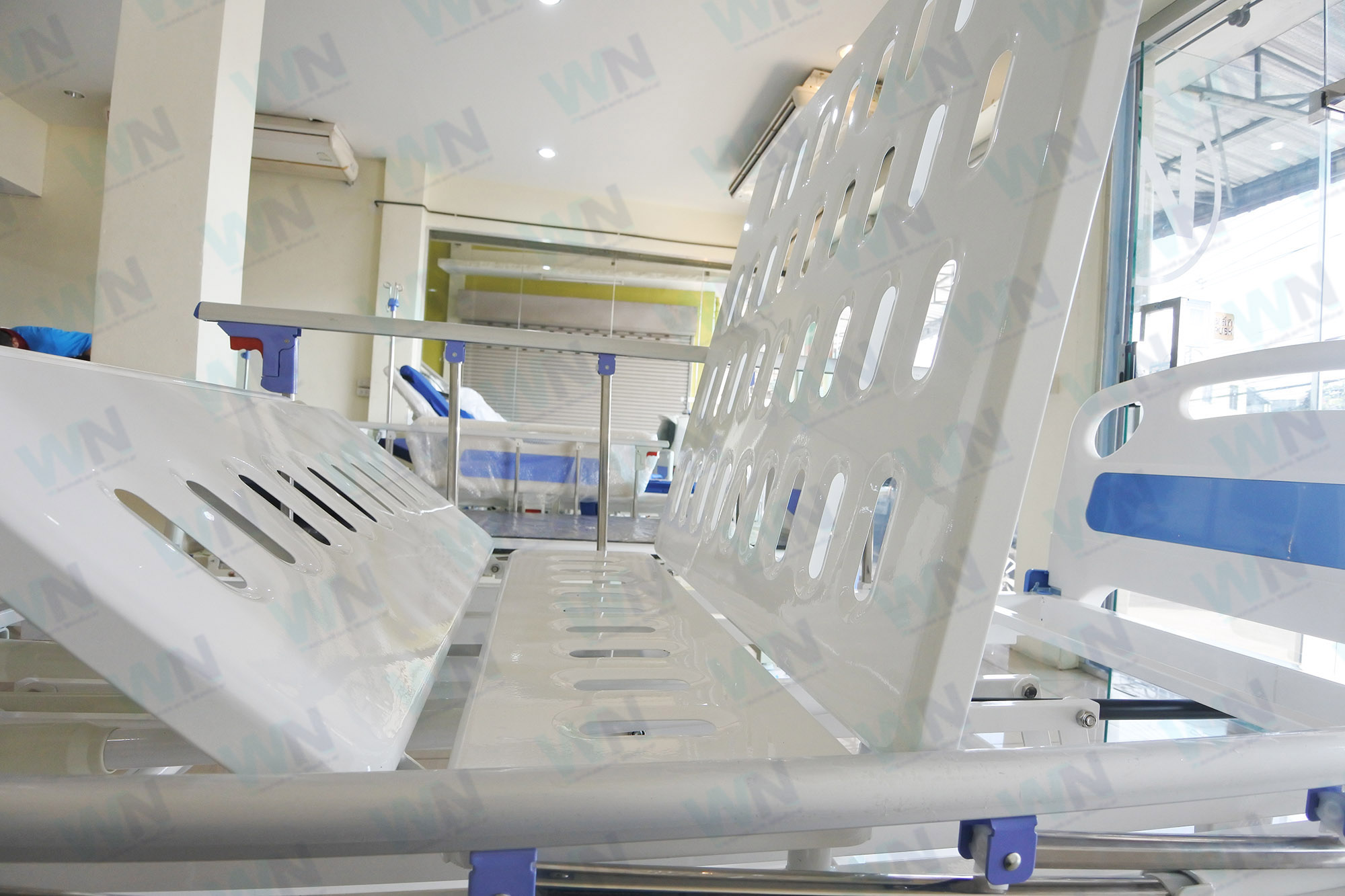 Medical Bed MK-B-01 เตียง 2 ไกร์ พร้อมเบาะสี่ตอน