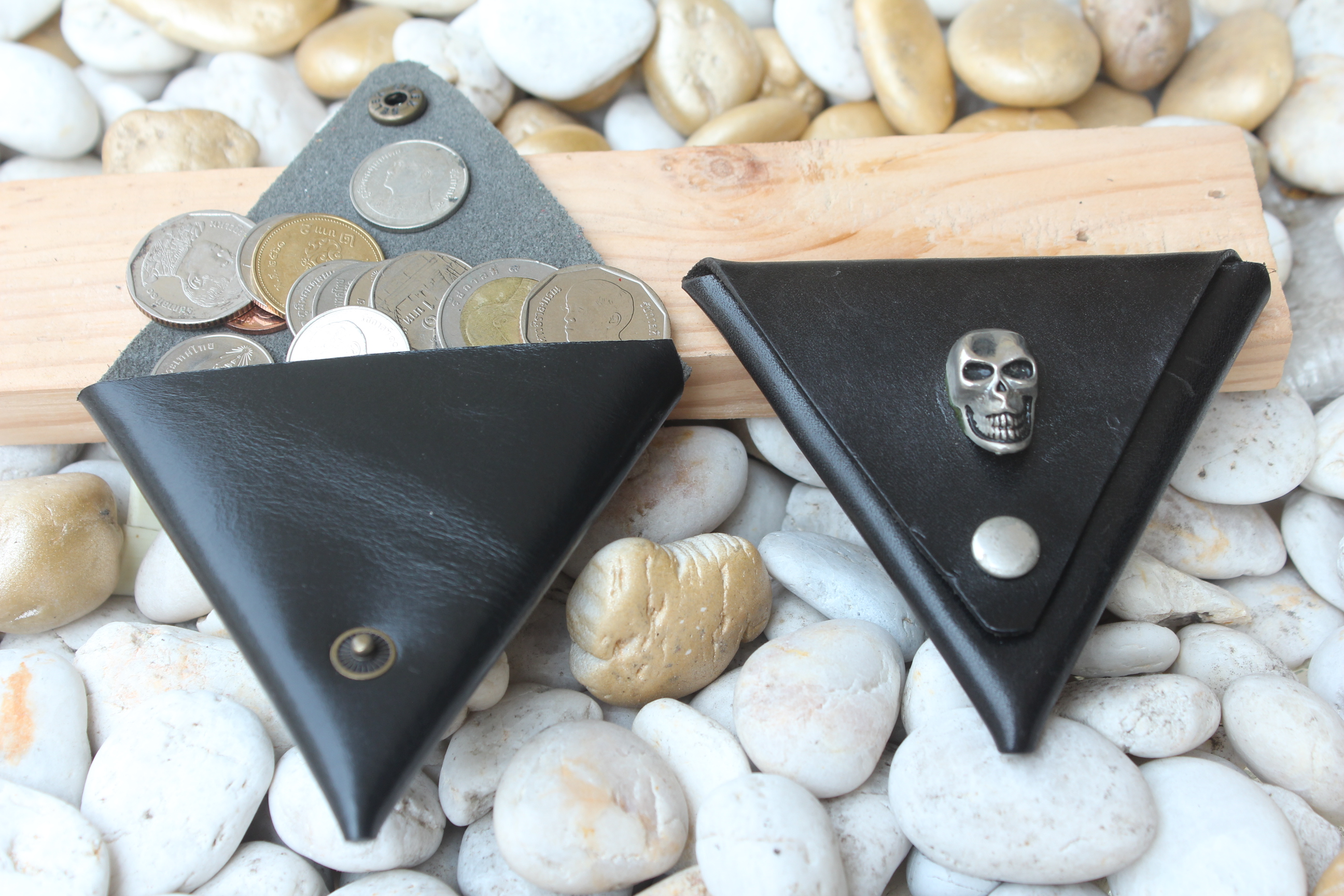 กระเป๋าใส่เหรียญทรง3เหลี่ยมเปิดได้2หน้า