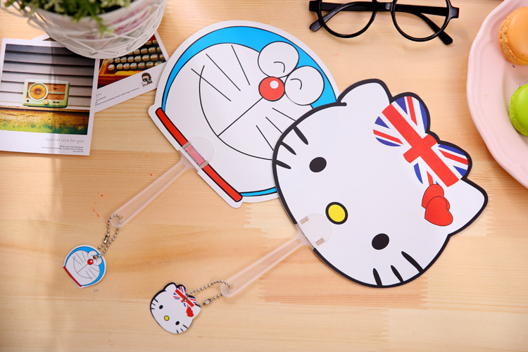 พัดลาย ลิขสิทธิ์ ชิ้นละ 5 บาท พร้อมส่ง (🎲สุ่มลายสุ่มสี) Ohwowshop