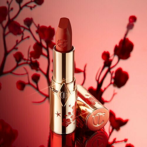 Charlotte Tilbury Matte Revolution Lipstick 3.5 g. Limited Edition #Blossom Red