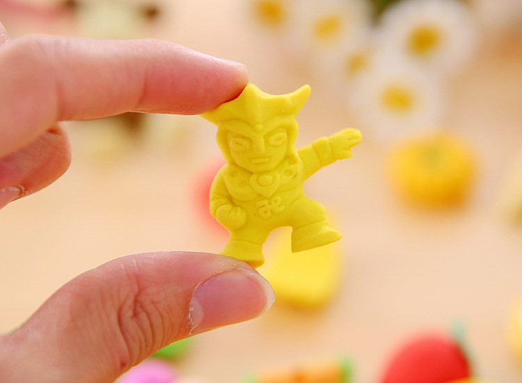 ยางลบถุงซิบ [คละลาย] ชิ้นละ 10 บาท Ohwowshop