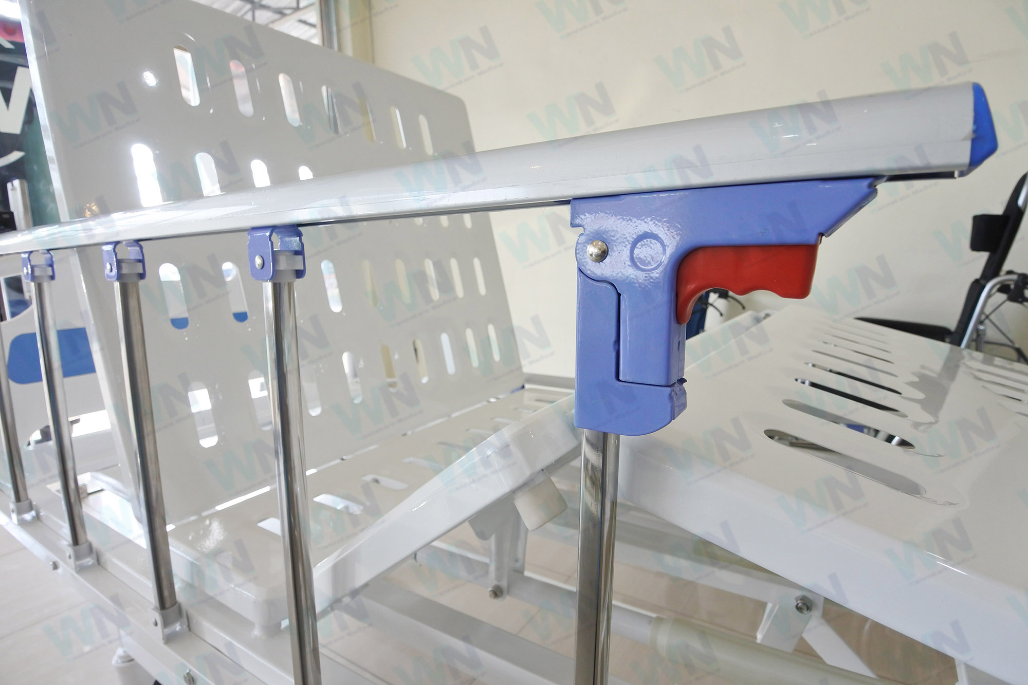 Medical Bed MK-B-01 เตียง 2 ไกร์ พร้อมเบาะสี่ตอน