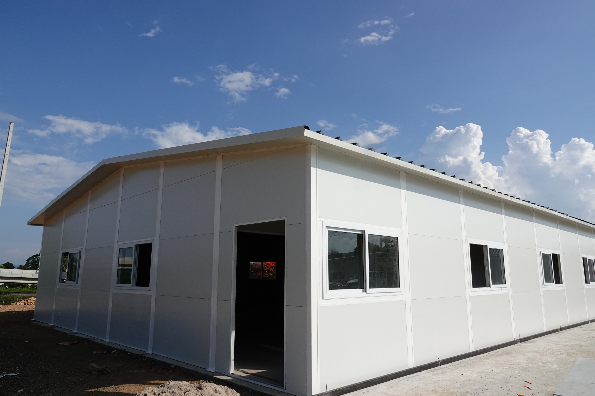 โกดังสำเร็จรูป HW-C ขนาด 5.76x75.9x3.1 เมตร