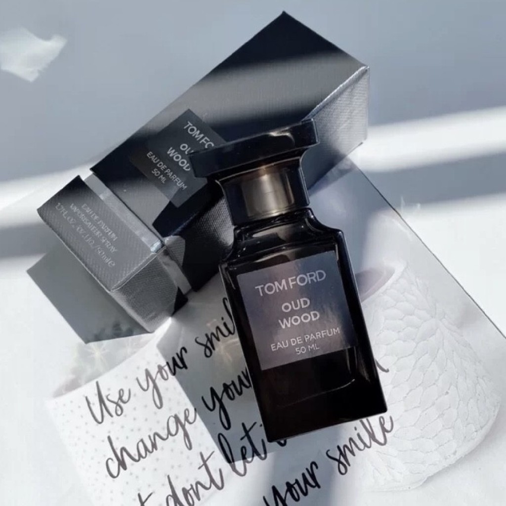Tom Ford Oud Wood Eau De Parfum 4 ml.