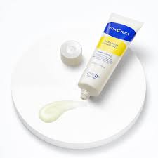 CKD Vita C Teca Dark Spot Cream Pack 80 ml. (Brush Set)